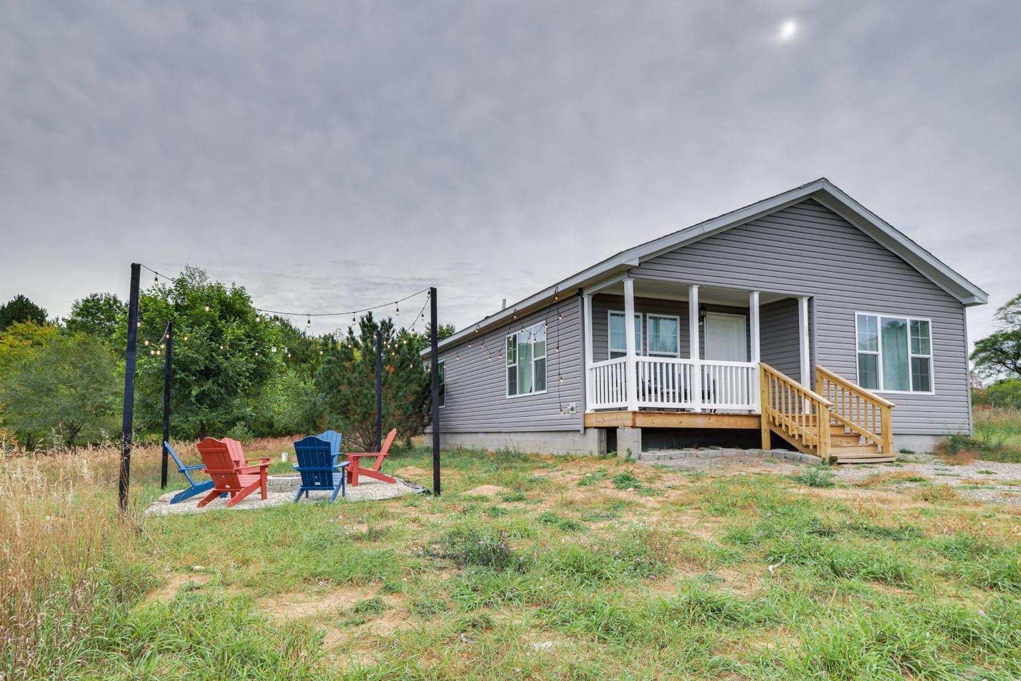 Family Home In Rapid City About 4 Mi To Torch Lake! エクステリア 写真